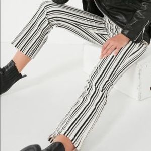 NEVER WORN URBAN OUTFITTERS 25 HIGH WAISTED JEANS